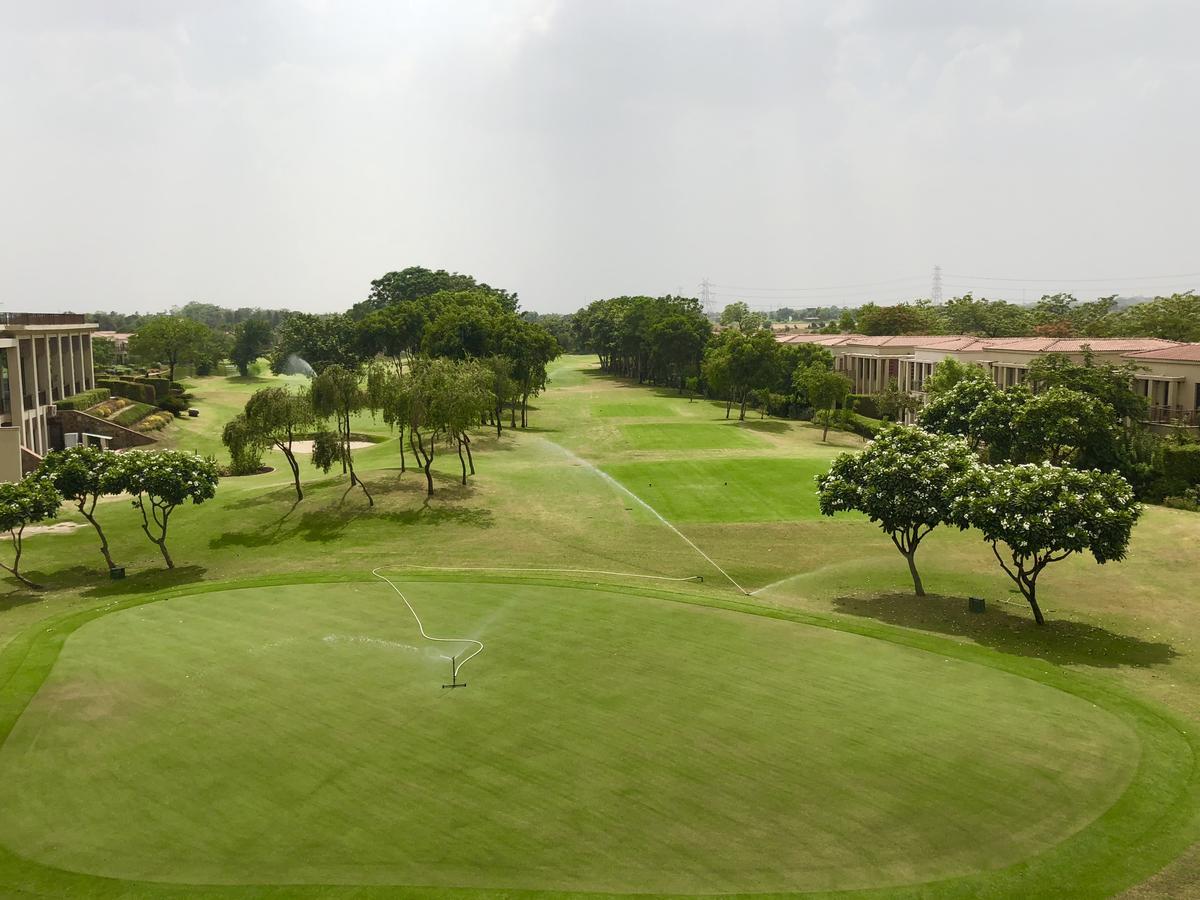 Beautiful Apartments At Tarudhan Valley Golf Resort, Manesar Gurgaon Exterior photo